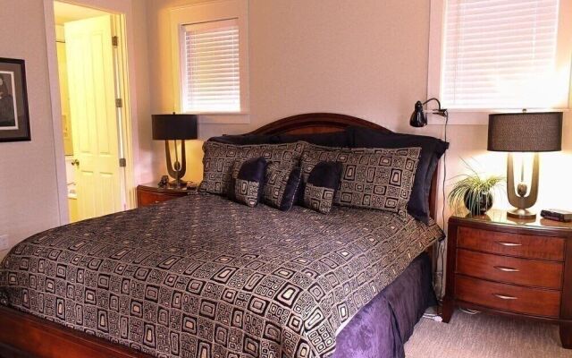 1381 Laurel Grove 3 Bedroom Home by RedAwning