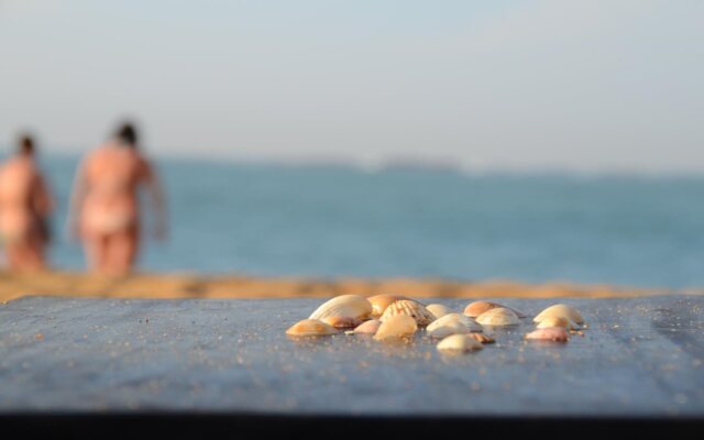 SURF UNA Beach Hotel