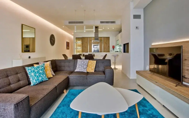 Malta s Stylish Holiday Home in Mellieha