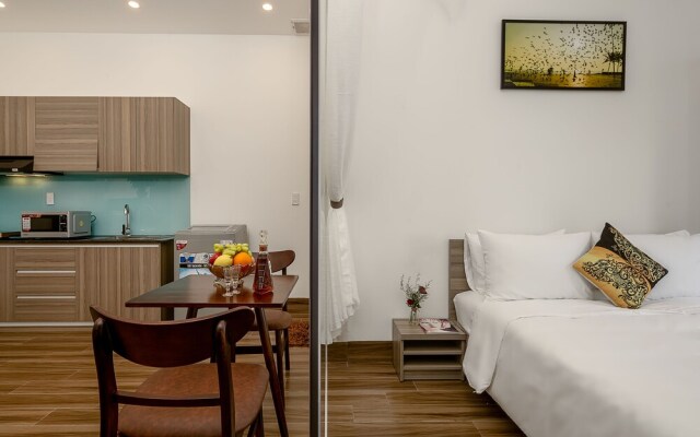 Van Apartment and Hotel