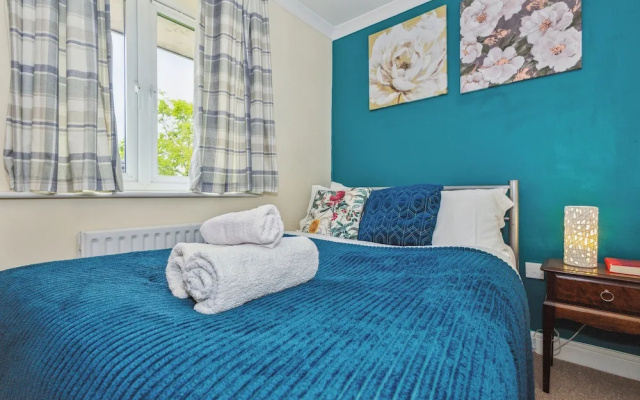 2 Bed Apartment - Sleeps 5 - Wifi - Parking - Pets