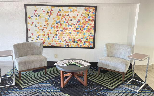 Holiday Inn Express Hotel & Suites Decatur by IHG