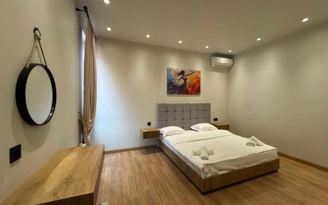 Qafqaz Suite Wood Stack
