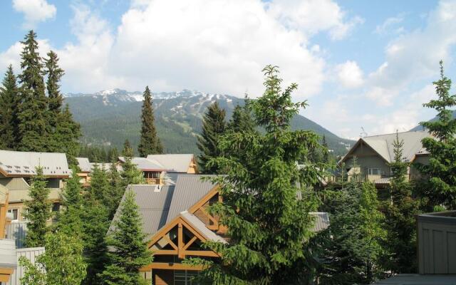 Glacier's Reach by Whistler Retreats