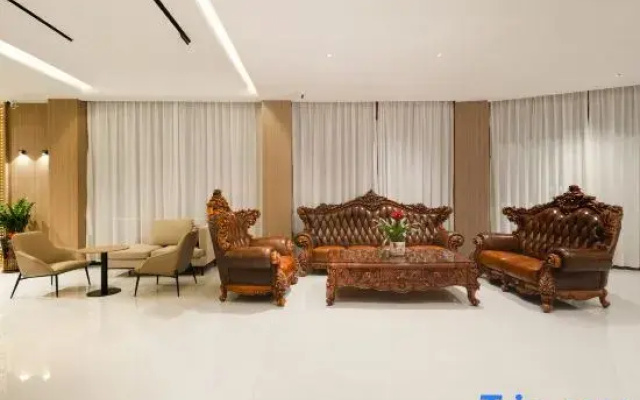 Yayue Hotel (Yulin Rongxian Railway Station Branch)