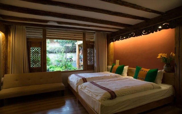 Tibetan-style Courtyard Hotel – Guest Rooms – Shangri-La