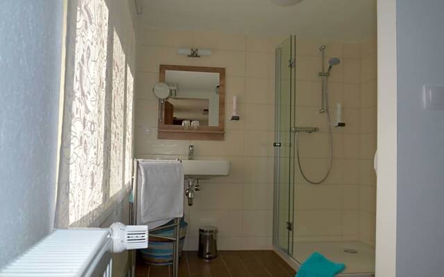 B&B Leonhard 7