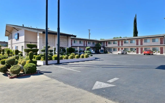 Rodeway Inn Near University-Gateway to Yosemite