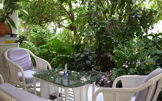 Nern Chalet Beachfront Hotel