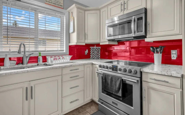 33 Executive Home A C Airport