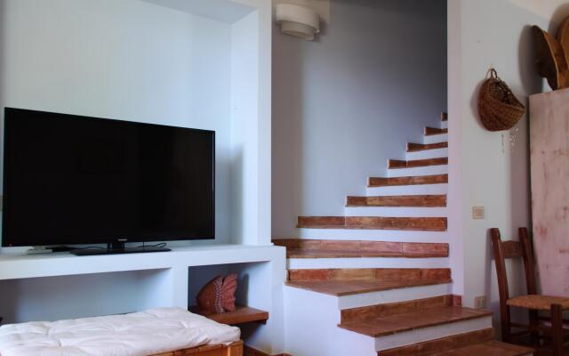 Welcomely - Sardinian Stone House