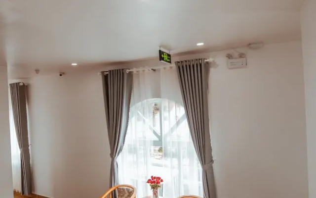 RedDoorz Premium Anh Duc Da Lat Hotel