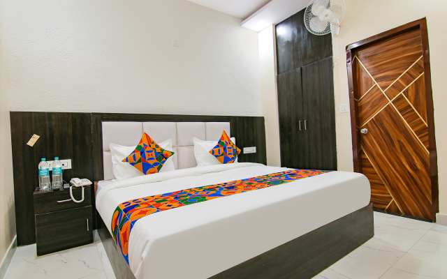 Fabhotel Palm Plaza