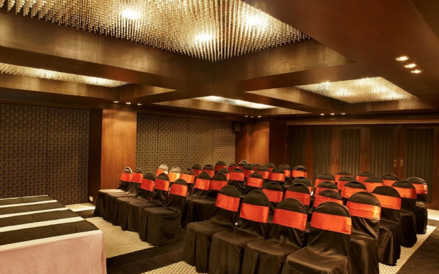 Hotel The Golden Oak Central by Citrus Prime
