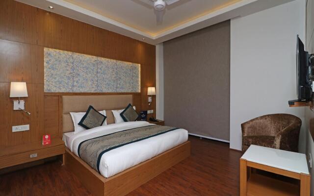 Capital O 10824 Hotel Star Suites