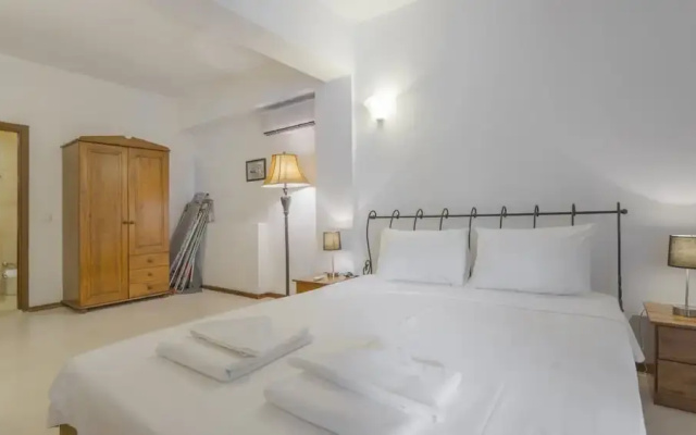 House With Private Pool and Garden 4 min to Beach