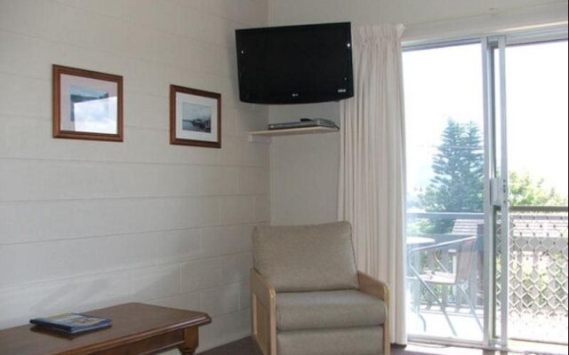 Inlet Views Holiday Lodge Motel