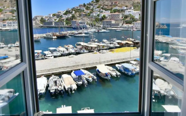 On The Port Mansion Studio 2 Hydra