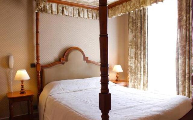 Pick A Flat's Apartement in Le Marais - rue Sainte Croix de la Bretonnerie