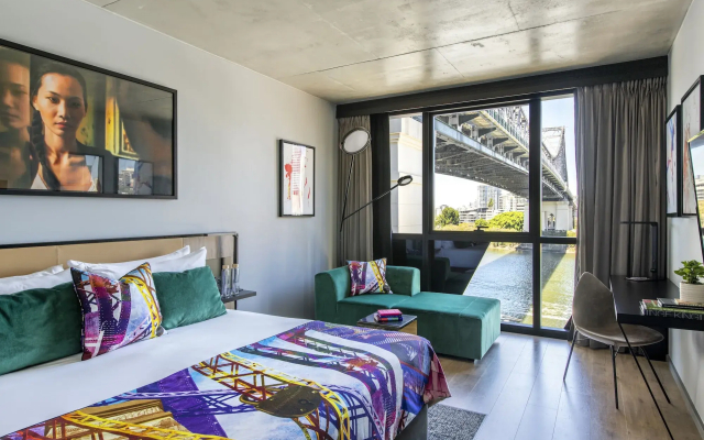 Crystalbrook Vincent