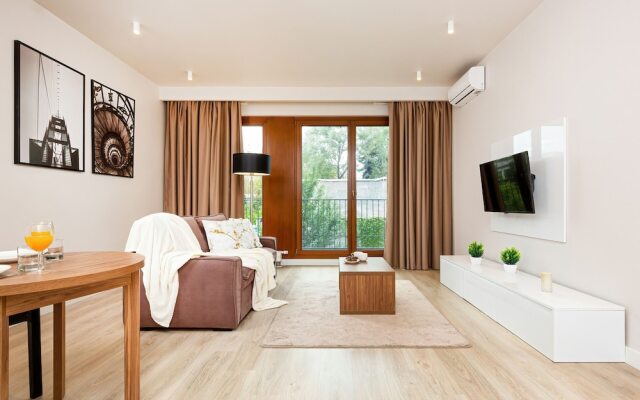 Apartments Warsaw Magazynowa by Renters