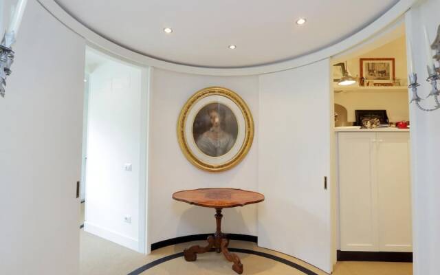 La Camelia an Elegant and Extravagant 2 Bedroom Apartment