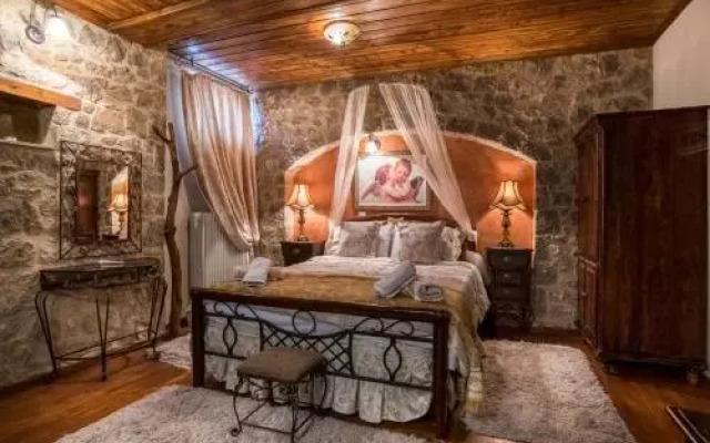 Lykovrisi Guest House I