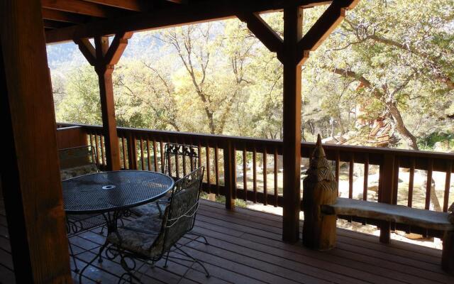 Whispering Pines Lodge