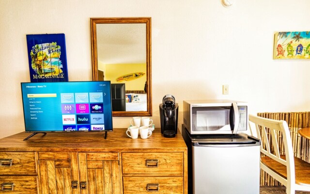 Buoyant Place Hang Out 2 Private Studio Homes!