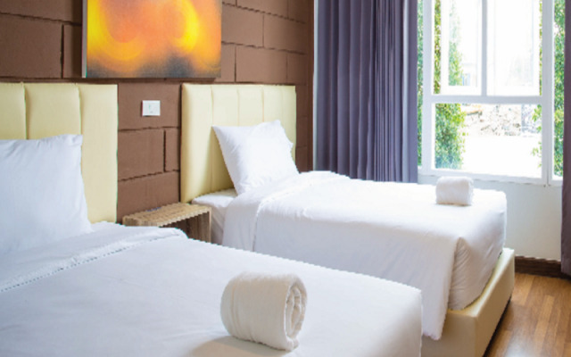 The Zell Budget Hotel Buriam