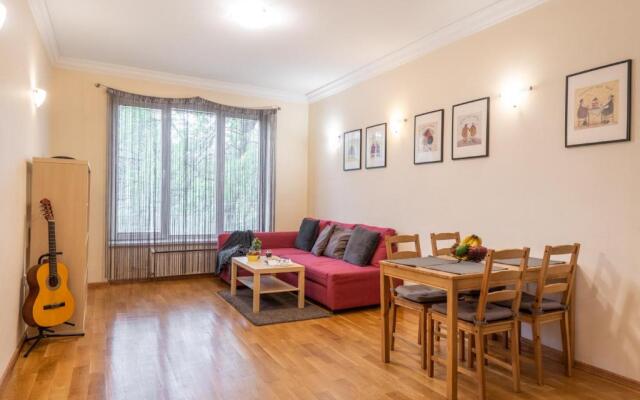 Sofia Day and Night Apartment