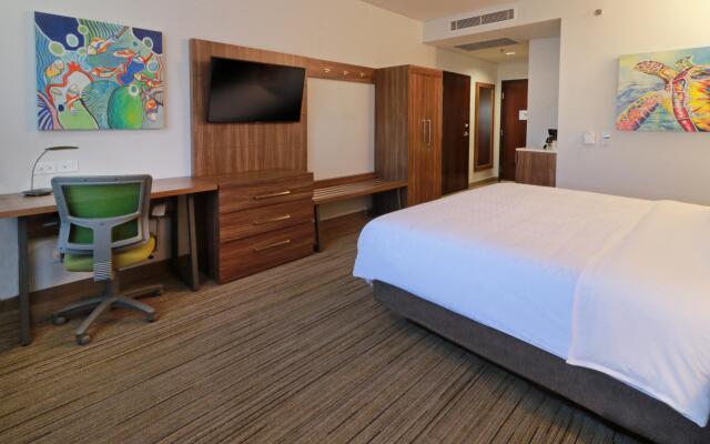 Holiday Inn Express And Suites Ensenada Centro by IHG