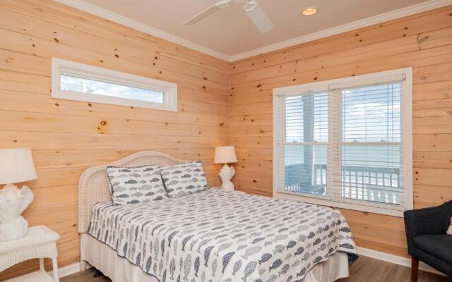 Casa Bianca by Oak Island Accommodations