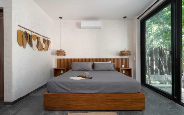 Twelve O’Clock Luxury Villas