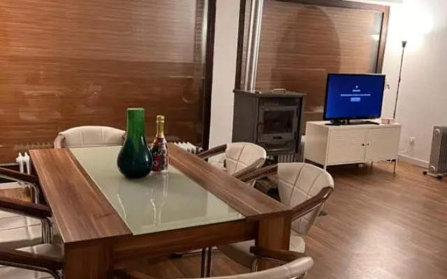 Beautiful 8 Bed Apartment in Hallenberg