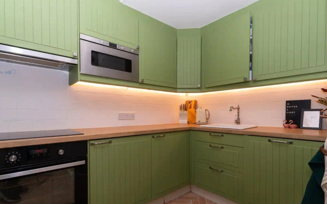 Eclectic 1 Bedroom Apartment in Edinburgh, New Town
