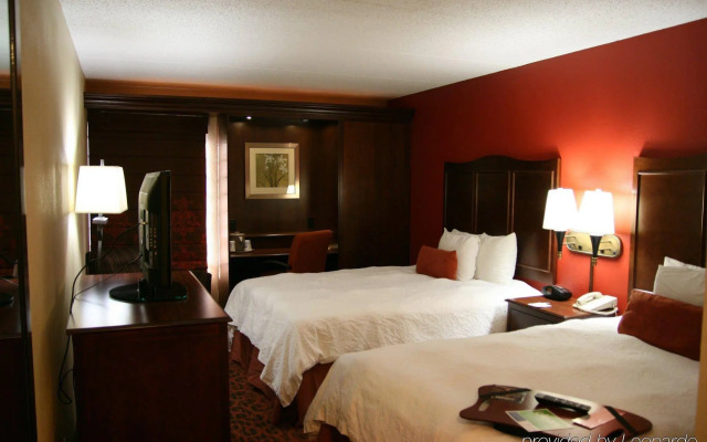 Spark by Hilton Atlanta Airport South College Park