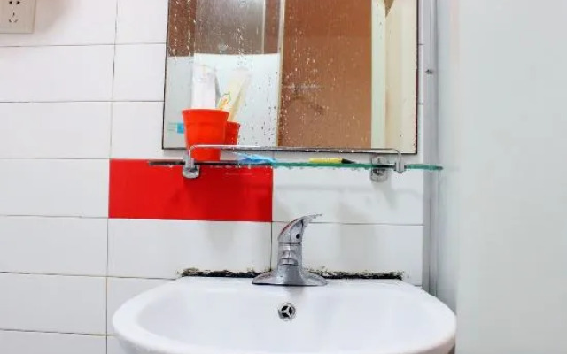 Wuhu Mingzhu Holiday Inn (Zhonghe Road Shop)