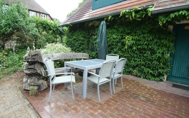 Semi detached house, Glave