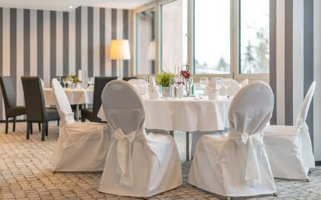 SL'otel im Parforcehaus