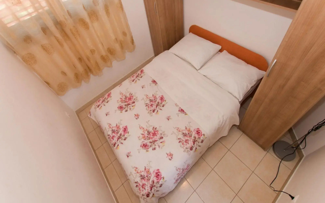 Srzi - A5(4+1) In Makarska