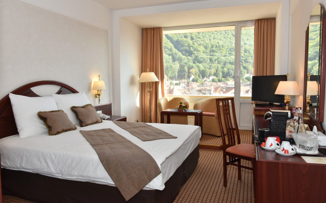 Aro Palace Hotel