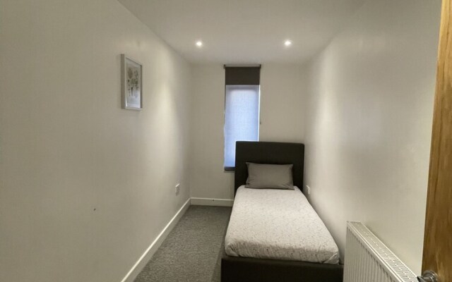 Impeccable 3-bed Apartment in London