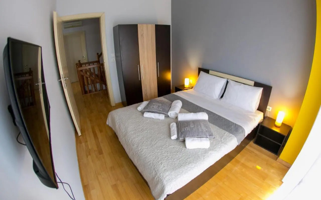 Vier Luxury House