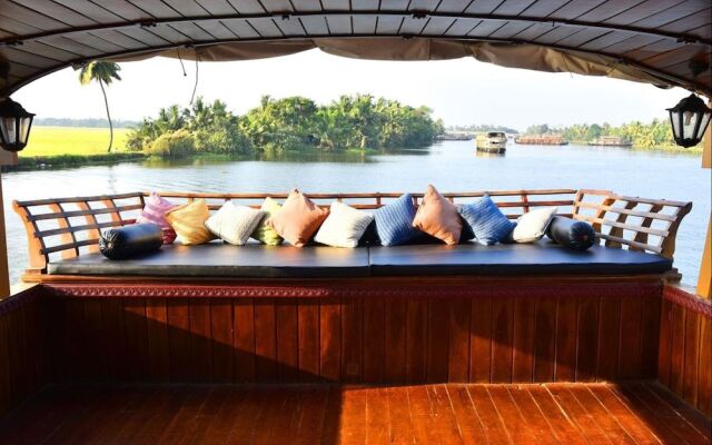 Indiavacationz Houseboat
