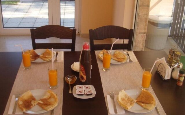 Ivatea Family Hotel