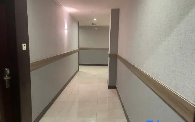 Yangjiang Naqiaorui Hotel (Baili Plaza)
