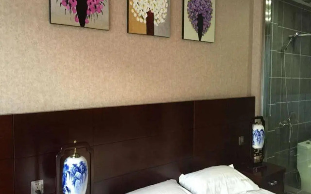 Dali Encounter Hotel