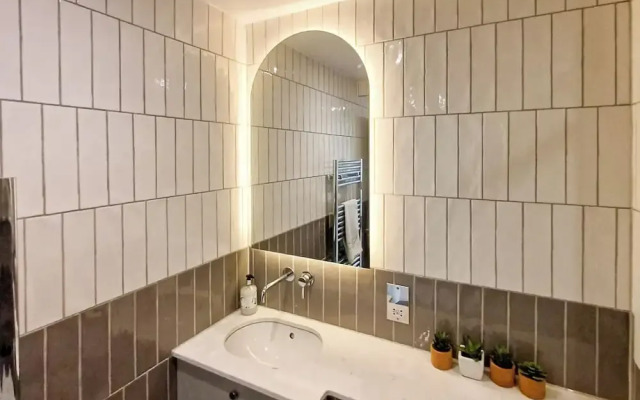 Modern 2 Bedroom 2 Bathroom Apartment