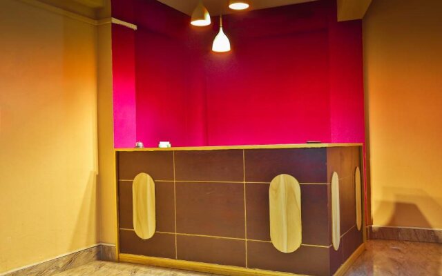 Hotel Maroon